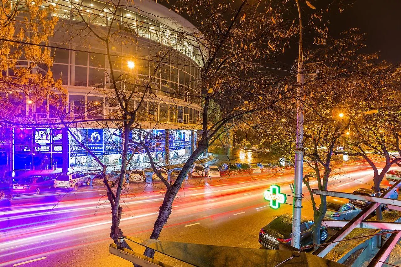 Tbilisi Center 2 Bd 80Sq With Balcony And High Ceiling Lägenhet Georgien